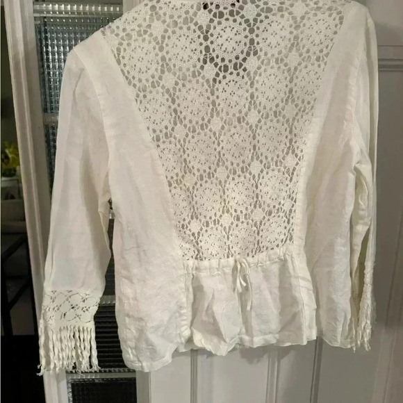 FJVA Paris 100% linen button up top w/lace back and fringe cuffs. - Picture 2 of 14